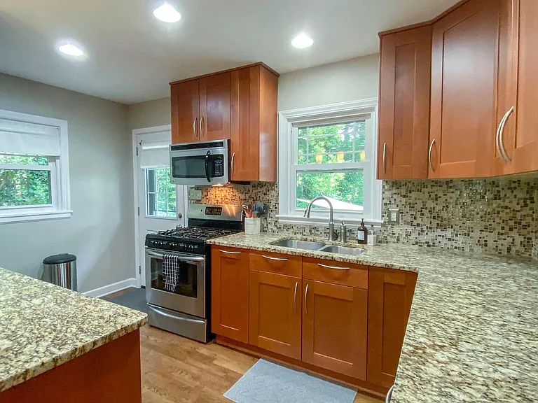 607 Burke Rd NE #A — Photo 7