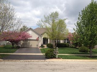 2022 Barrington Dr W, Aurora, IL 60503