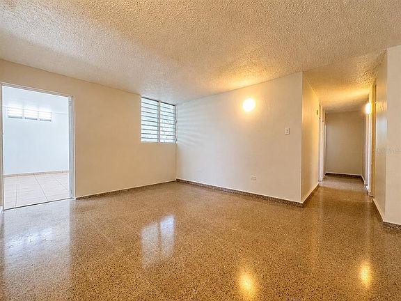 2nd image of 1 Saint Urb Villa Arrieta C 51 #1
