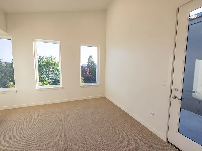 1708 SE Columbia River Dr — Photo 16