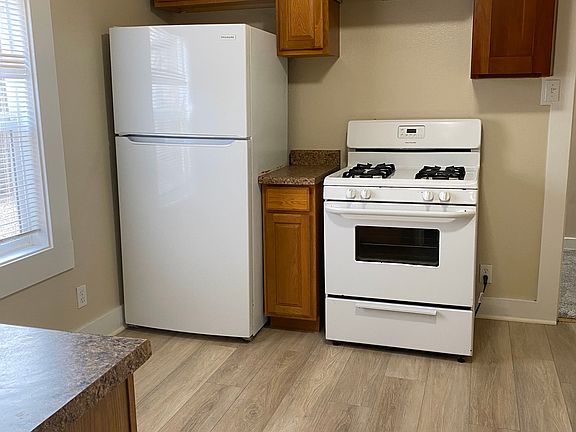 3rd image of 18014 Mulberry Ave #14