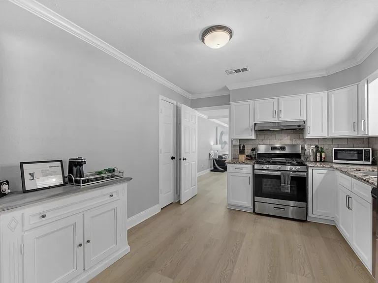 2505 Truxillo St — Photo 7