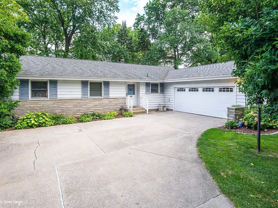 1st image of 104 Sheffield Dr