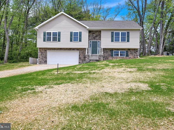 2523 Pine Tree Rd, Spring Grove, PA 17362