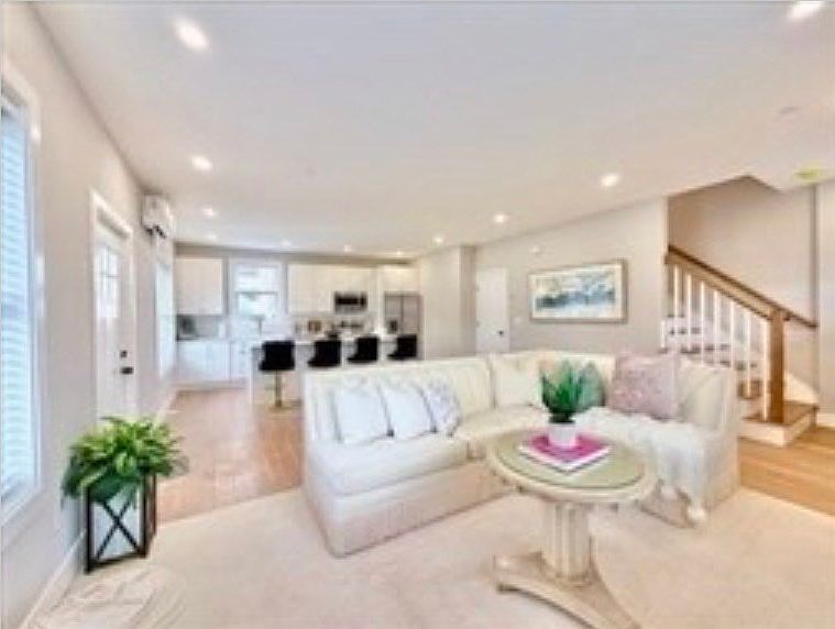 1st image of 20 Broad St #3