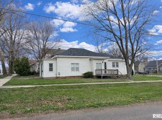 135 E Main St, Mount Sterling, IL 62353