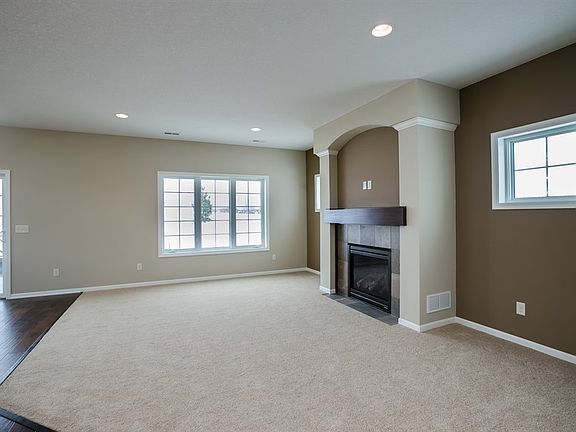 4th image of 12188 Harpers Ct NE