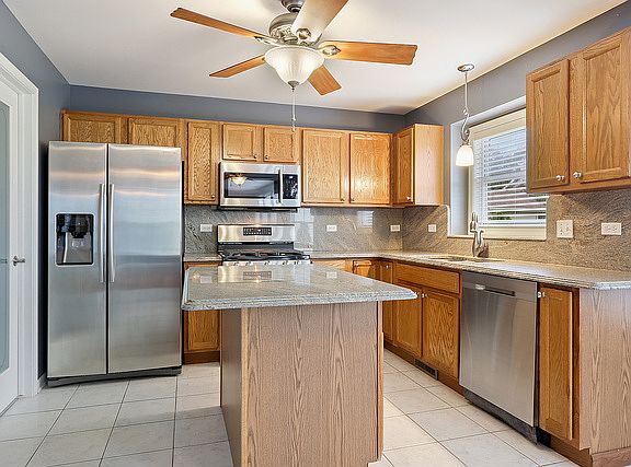 3rd image of 1499 Crooked Creek Dr