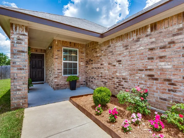 3310 Robin Rd, Ennis, TX 75119