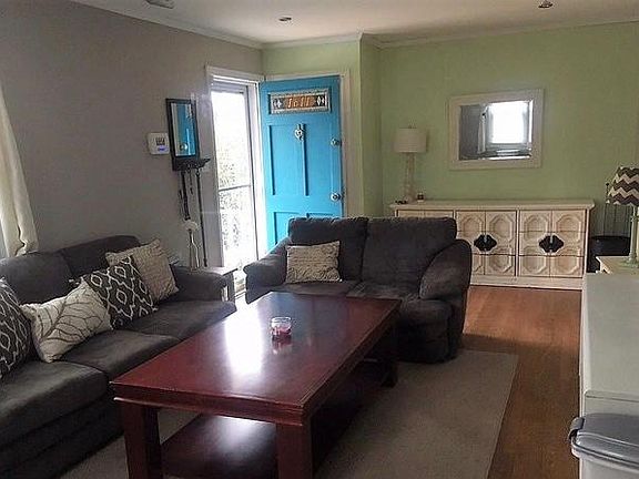 2nd image of 1611 Glenside Dr