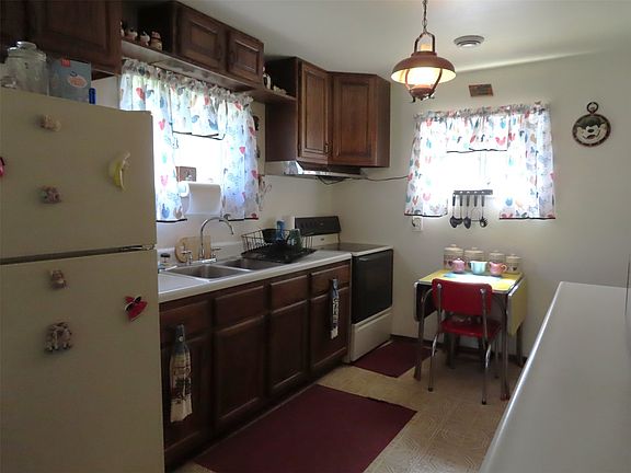 5th image of 9179 Montgomery Dr