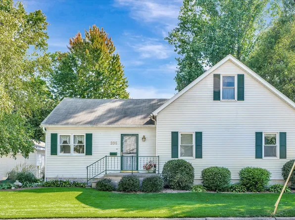 205 W Bond St, Monticello, IL 61856