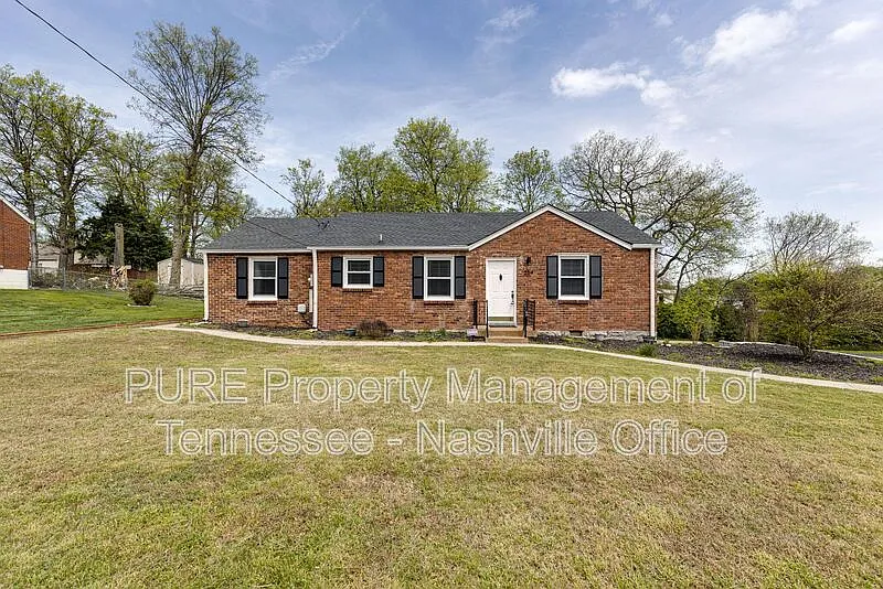 3 bed, 2.0 bath, 1212 sqft, $2,195 — Photo 2