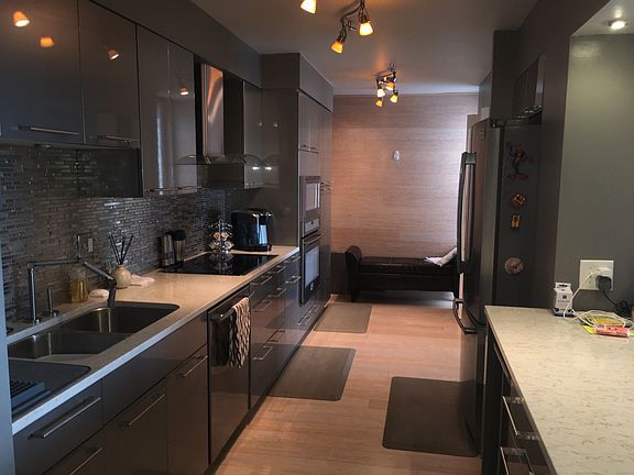 4th image of 5471 S Hyde Park Blvd APT 11A