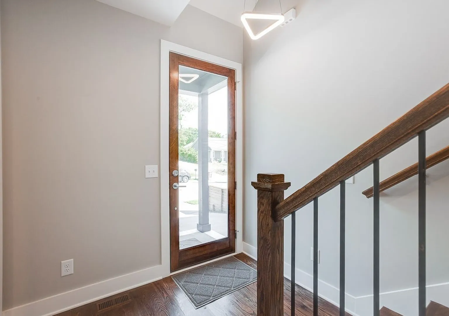 Stunning 4-bedroom, 3.5-bath contemporary home in the highly sought-after Nations neighborhood! — Photo 4