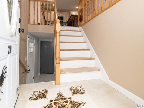 2nd image of 20 Kenmore St