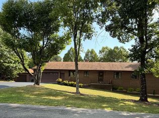 1116 Foothills Dr, Vinton, VA 24179