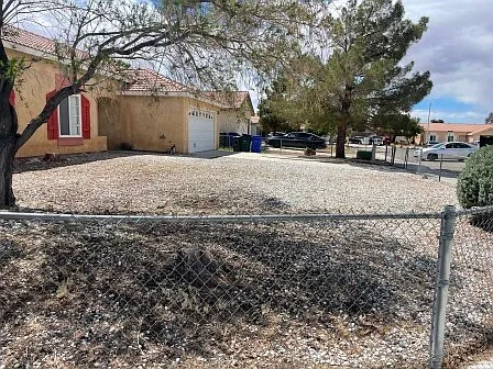 10747 Tolliver St — Photo 3