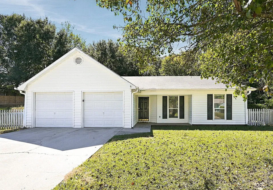 831 Jefferson Dr SW