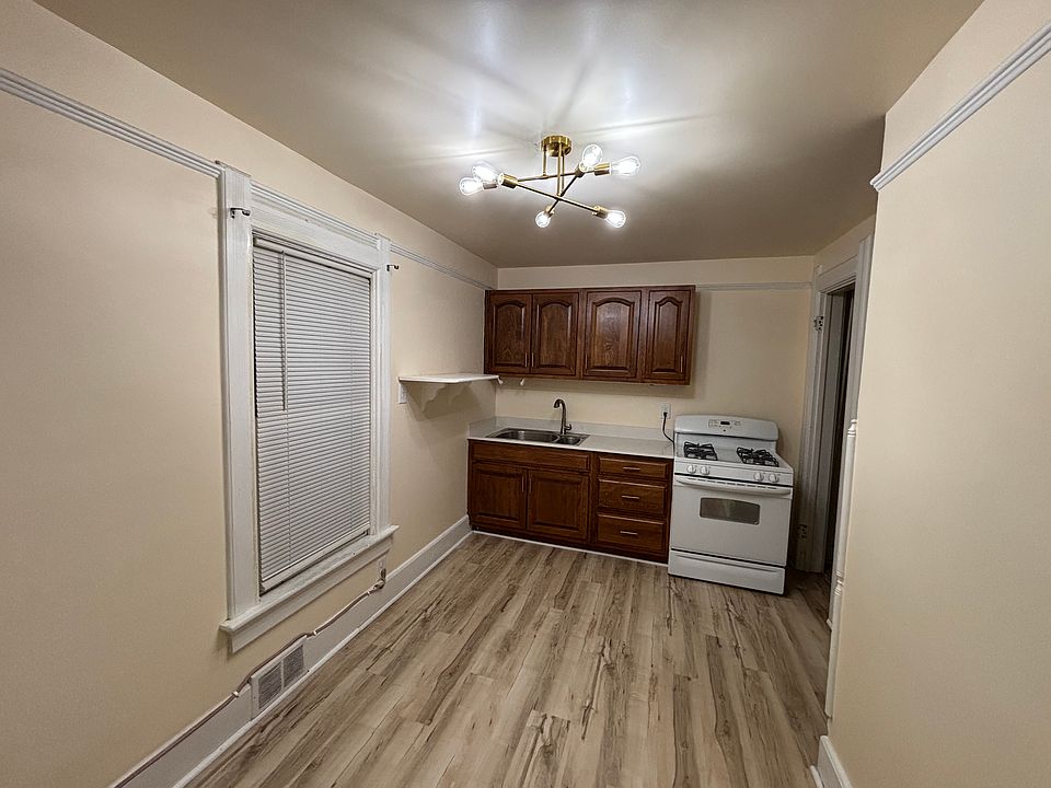 1st image of 1723 N Cass St #2