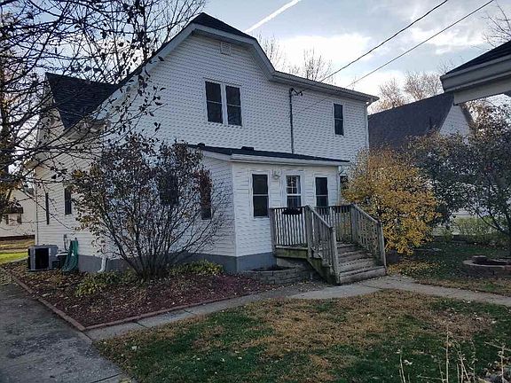 3rd image of 222 3rd Ave NW