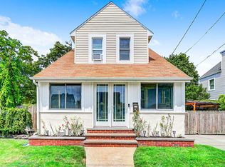36 Burkhardt Ave, Bethpage, NY 11714