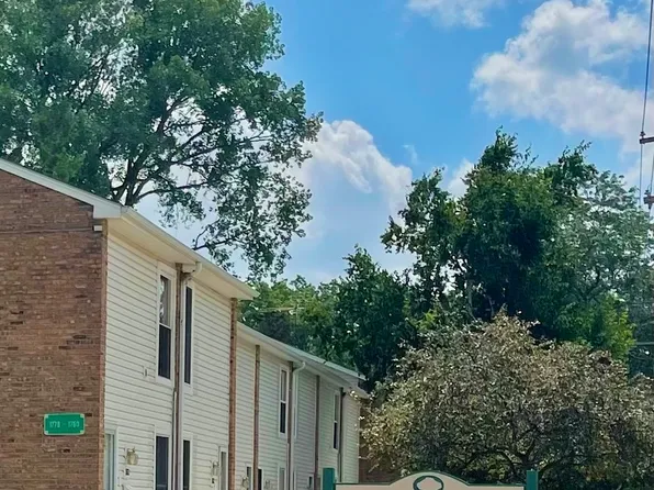 1766 Hassell Rd, Hoffman Estates, IL 60169