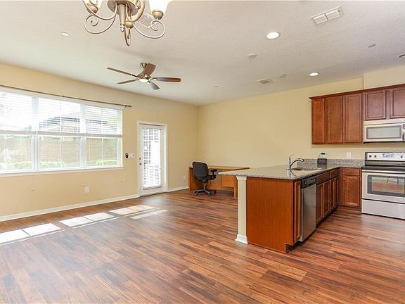 3rd image of 1075 Taramundi Dr