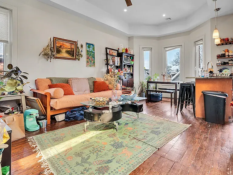 3 bed, 2.0 bath, $3,200 — Photo 2