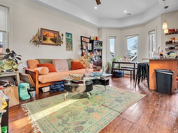 2nd image of 5 Saint Margaret St #2