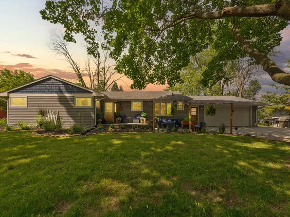 406 Ivanhoe Ave, Northfield, MN 55057