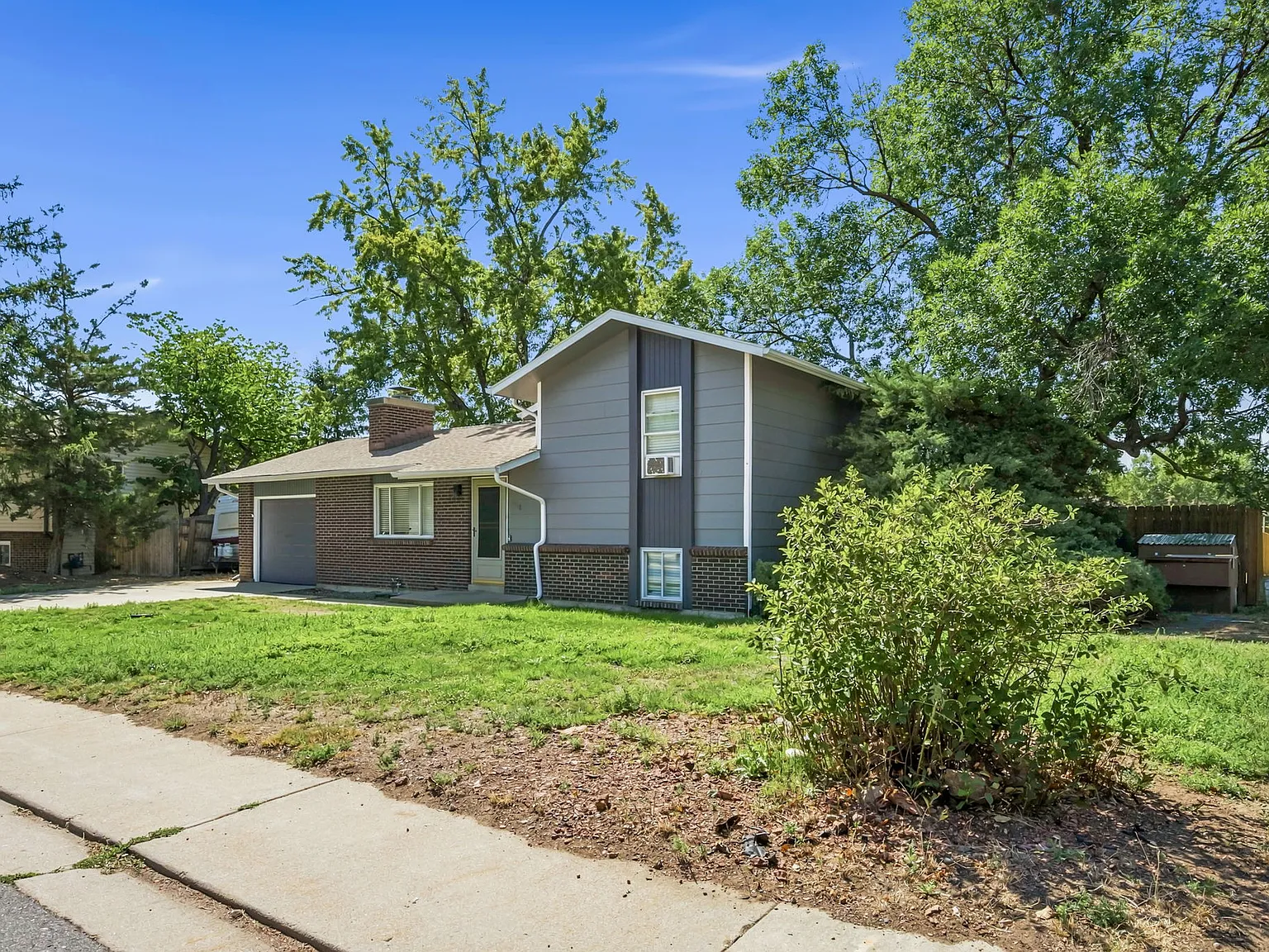 4 bed, 1320 sqft, $3,000 — Photo 2