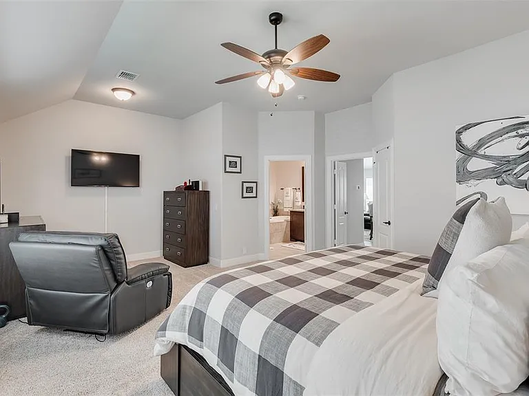2210 Moon Dance Ln — Photo 23