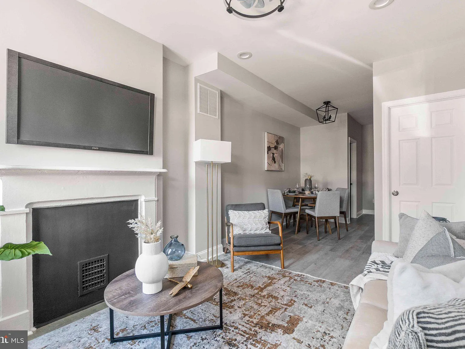 3 bed, 3.5 bath, 2196 sqft, $2,650 — Photo 4