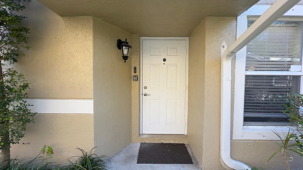 3 bed, 2.0 bath, 1269 sqft, $3,000 — Photo 4