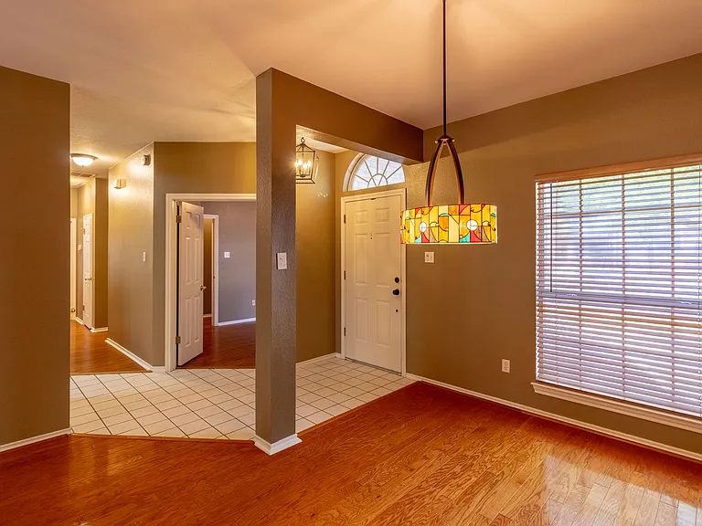 8209 Forest Heights Ln — Photo 6