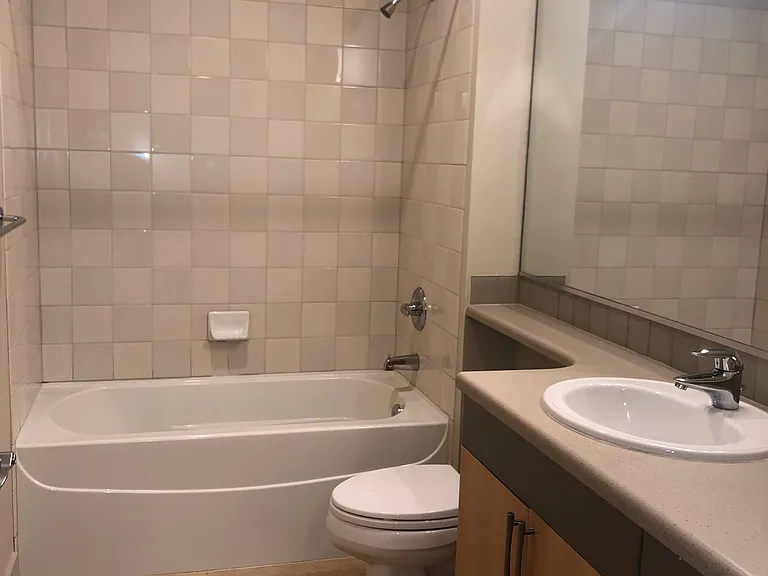 1700 N Northlake Way #106 — Photo 15