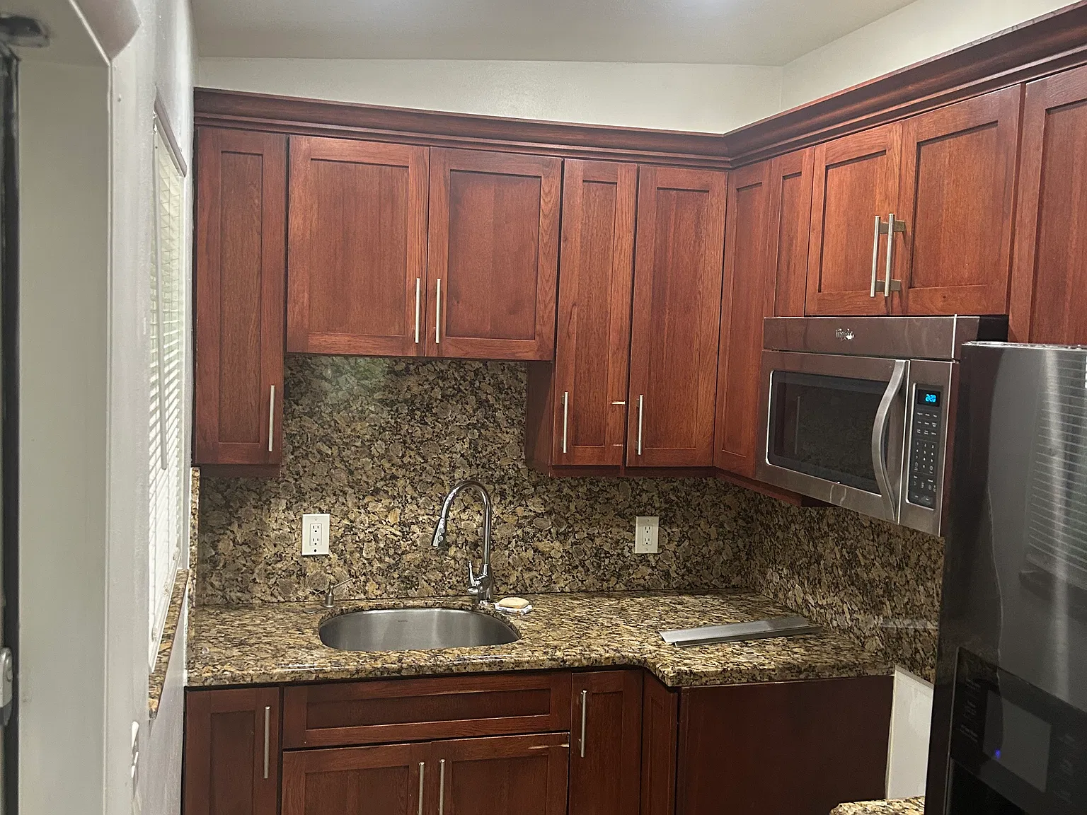 2 bed, 800 sqft, $2,500 — Photo 3