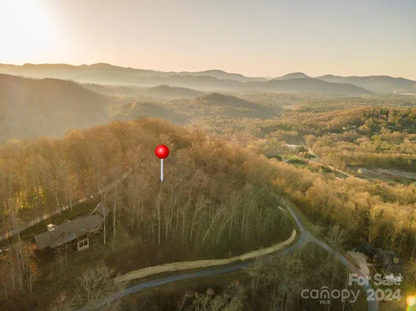 69 Pinchot Forest Dr #4, Asheville, NC 28803