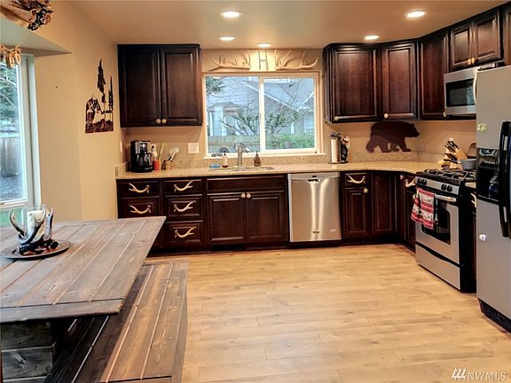 5th image of 317 White River Dr