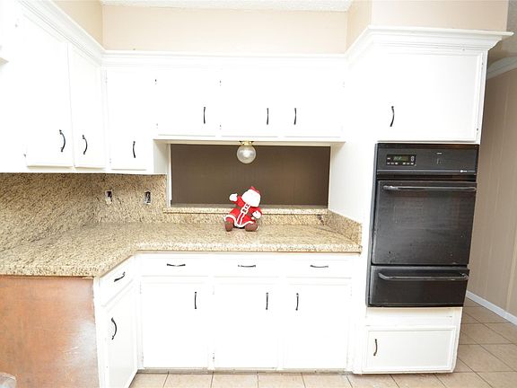 4th image of 439 Breeze Park Dr