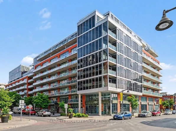 360 McLeod St #811, Ottawa, ON K2P 1A9