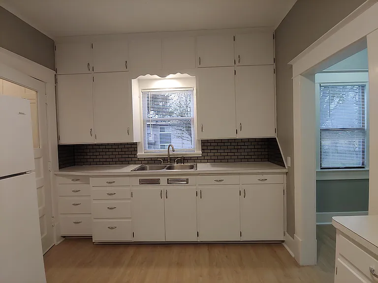 216 S Academy St — Photo 15