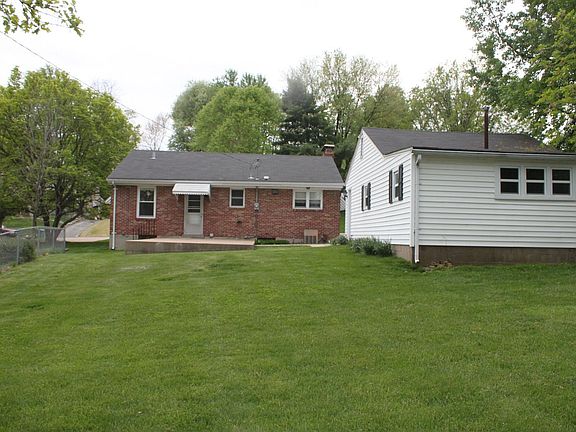 4th image of 8643 White Ave