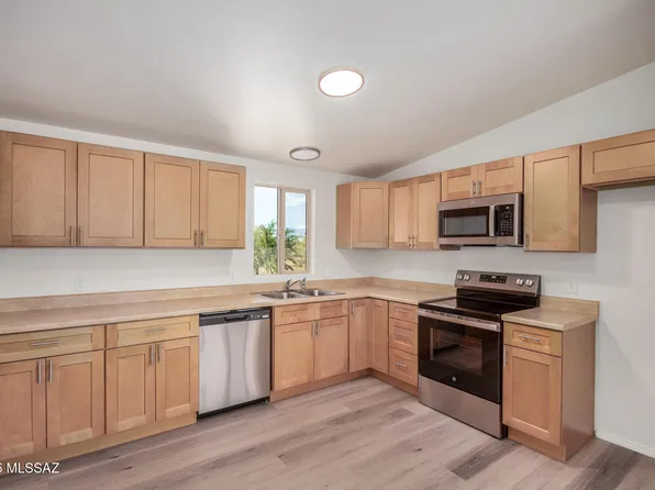 13700 E Lipps Ln, Vail, AZ 85641