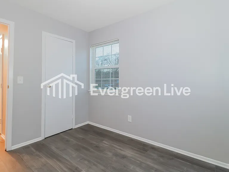 1553 Charlestown Dr — Photo 9