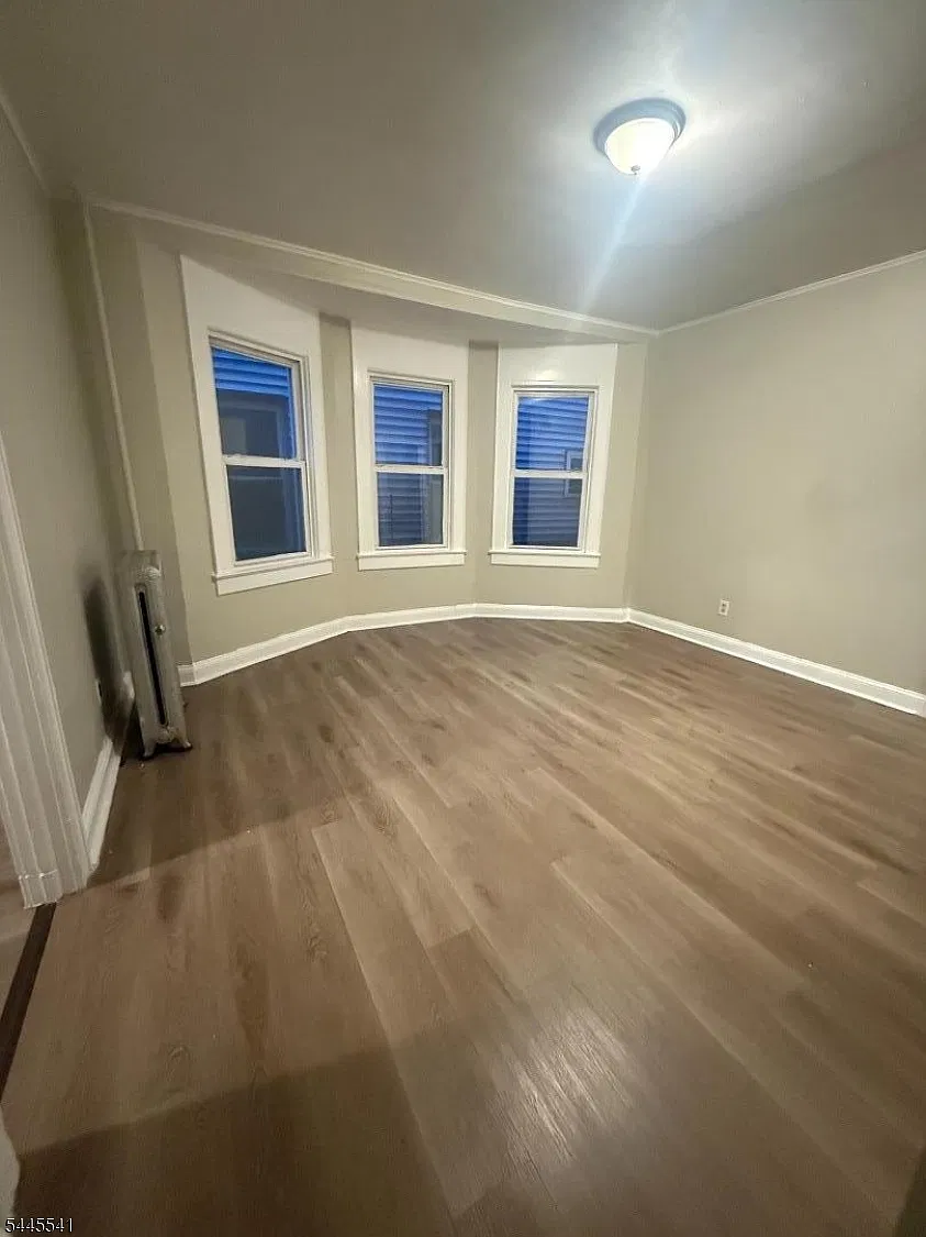 3 bed, 1.5 bath, 1000 sqft, $1,950 — Photo 2