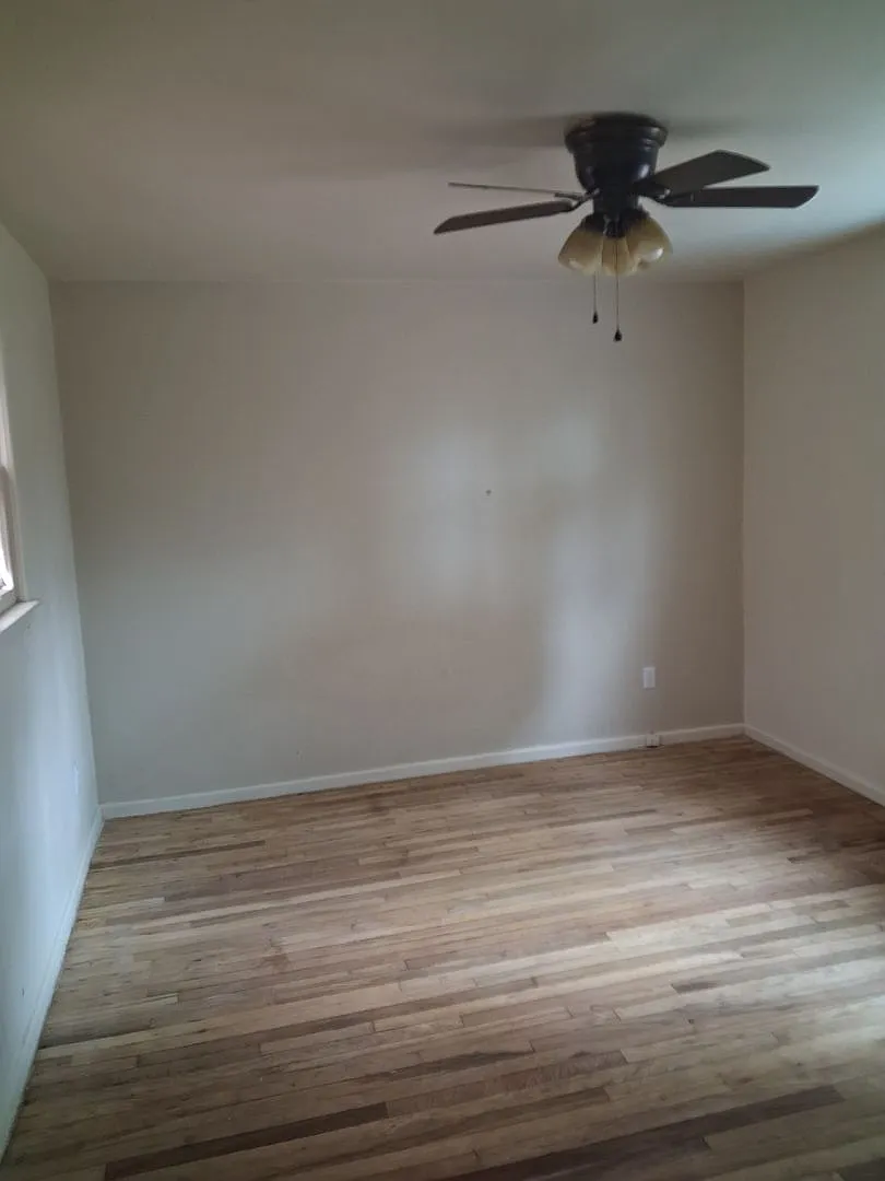 S Ave H 409 — Photo 4