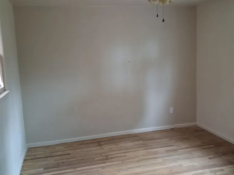 409 S Avenue H — Photo 3
