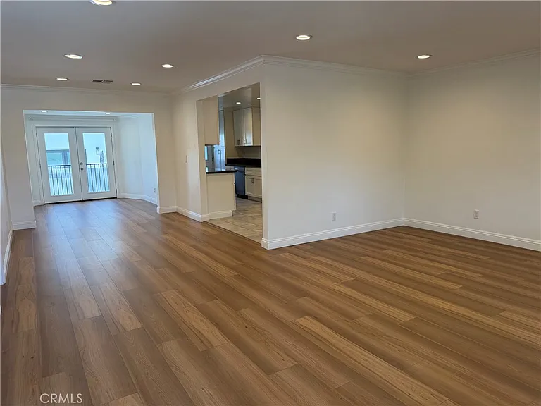 18531 Mansel Ave — Photo 2